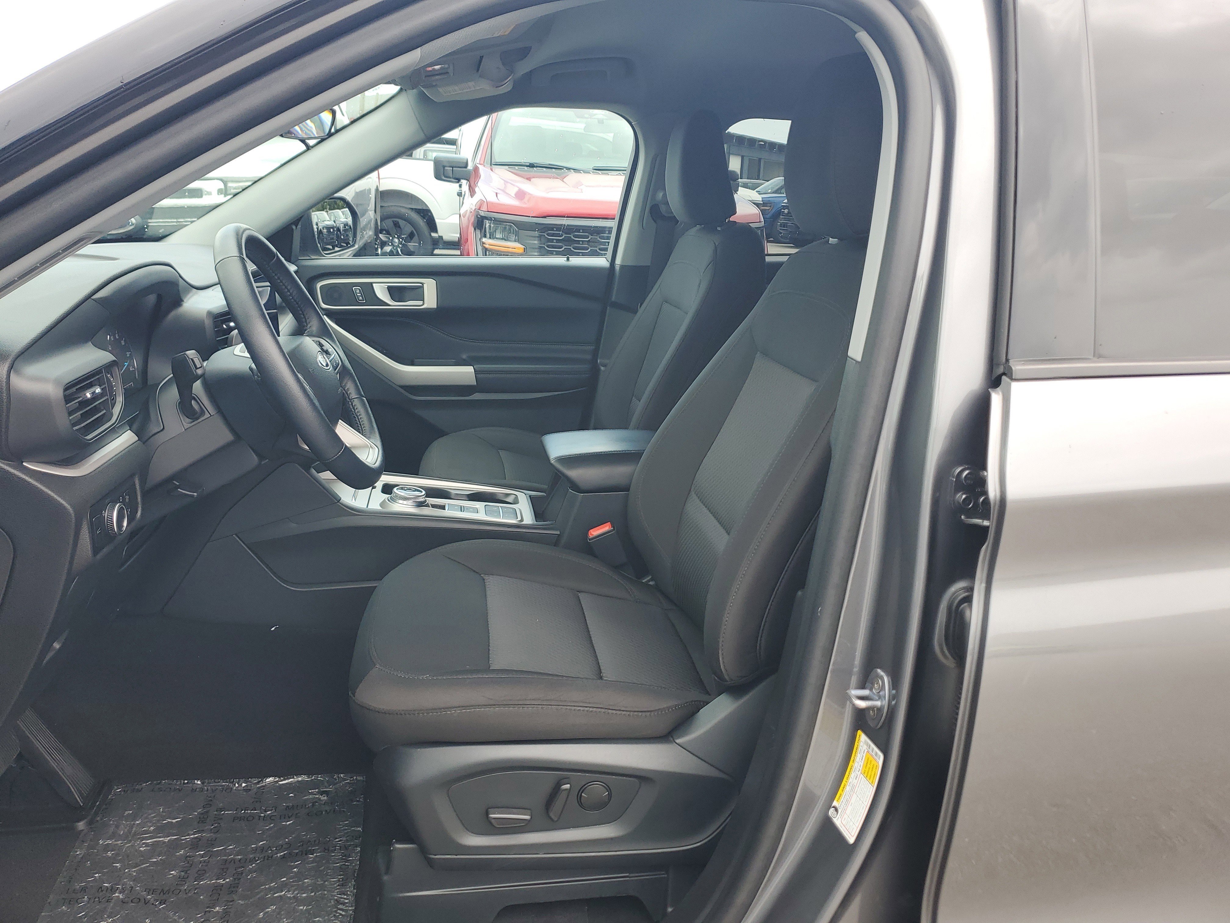 Certified 2023 Ford Explorer XLT image 10