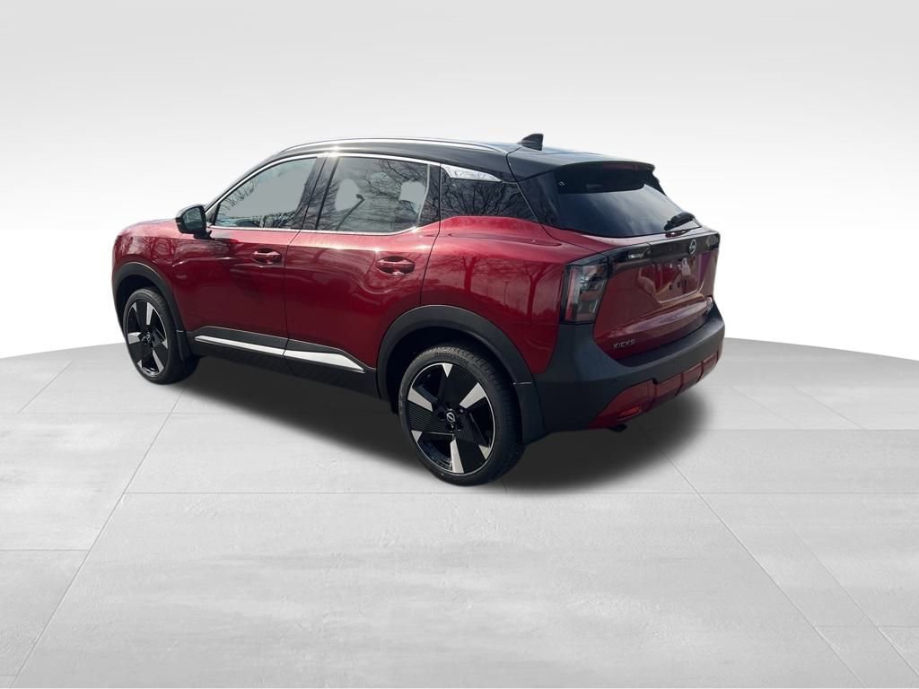 New 2025 Nissan Kicks SR image 2