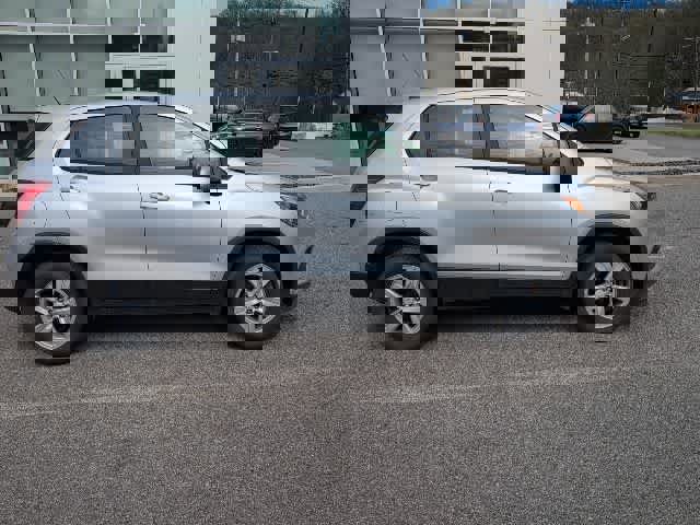 Used 2017 Chevrolet Trax LS AWD/4WD image 6