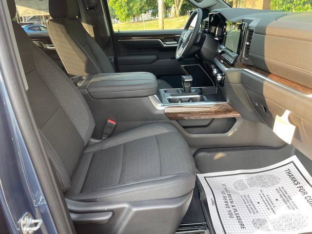 New 2026 GMC Sierra 1500 Elevation w/ LPO, Elevation Black Package image 31