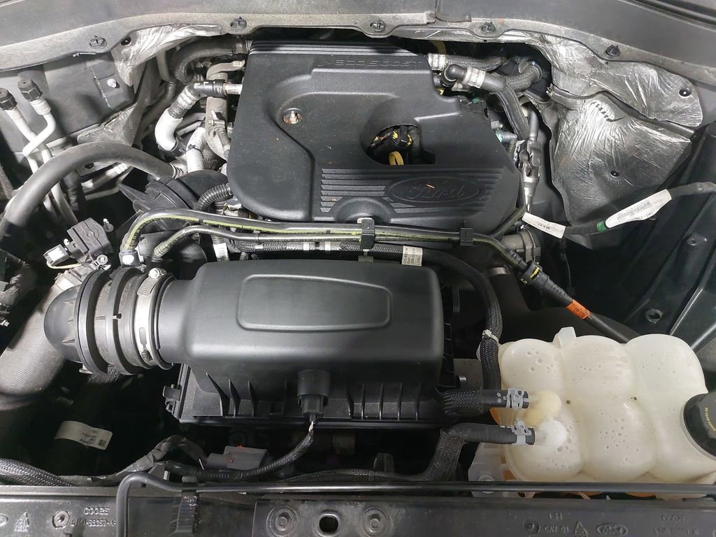 Used 2020 Ford Explorer XLT image 32