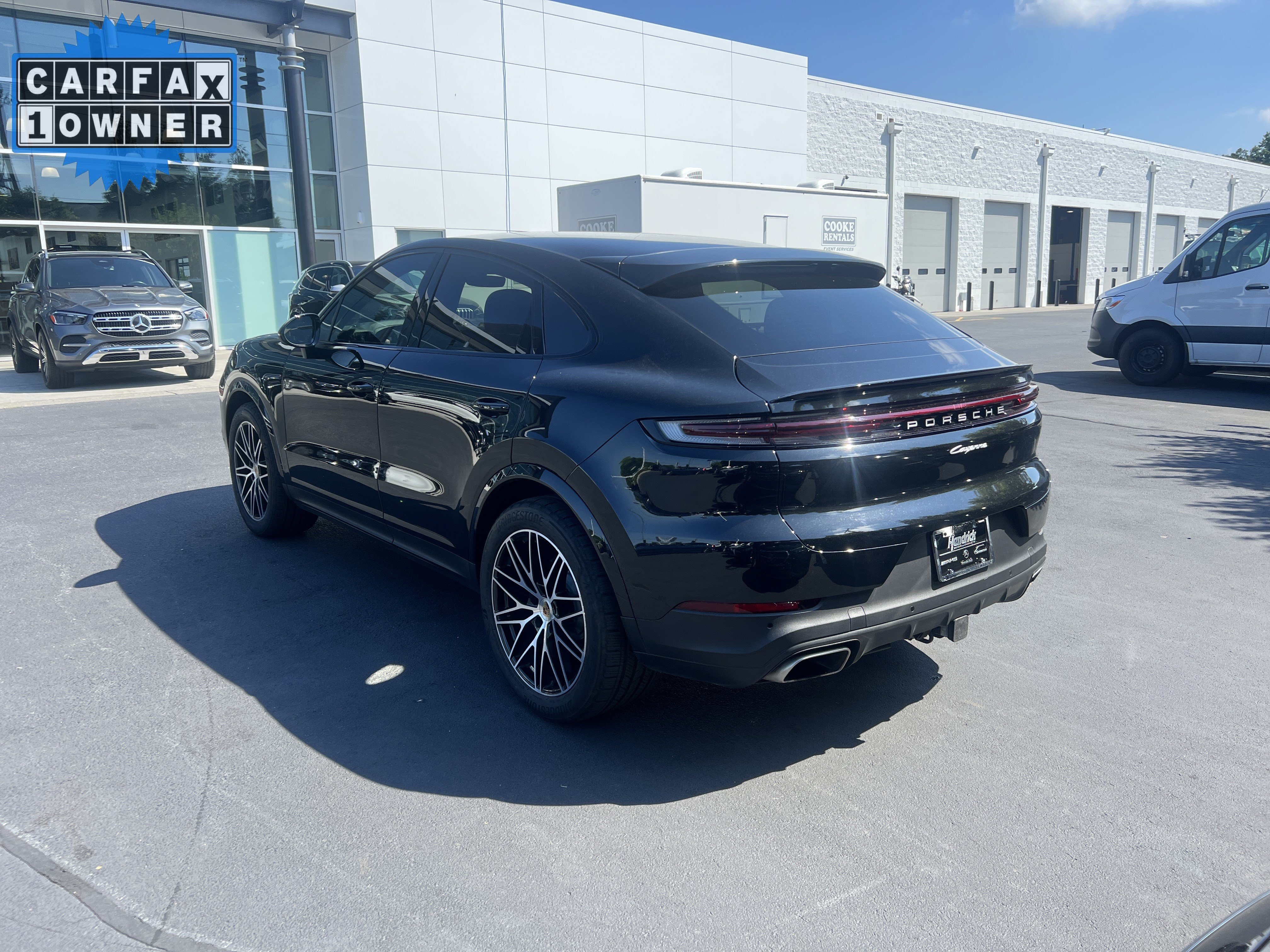 Used 2024 Porsche Cayenne Coupe AWD/4WD image 8