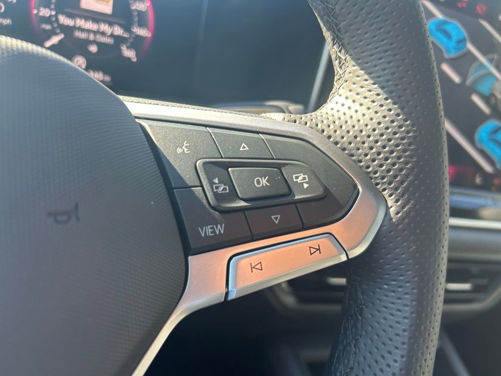 Certified 2025 Volkswagen Tiguan SE R-Line image 21