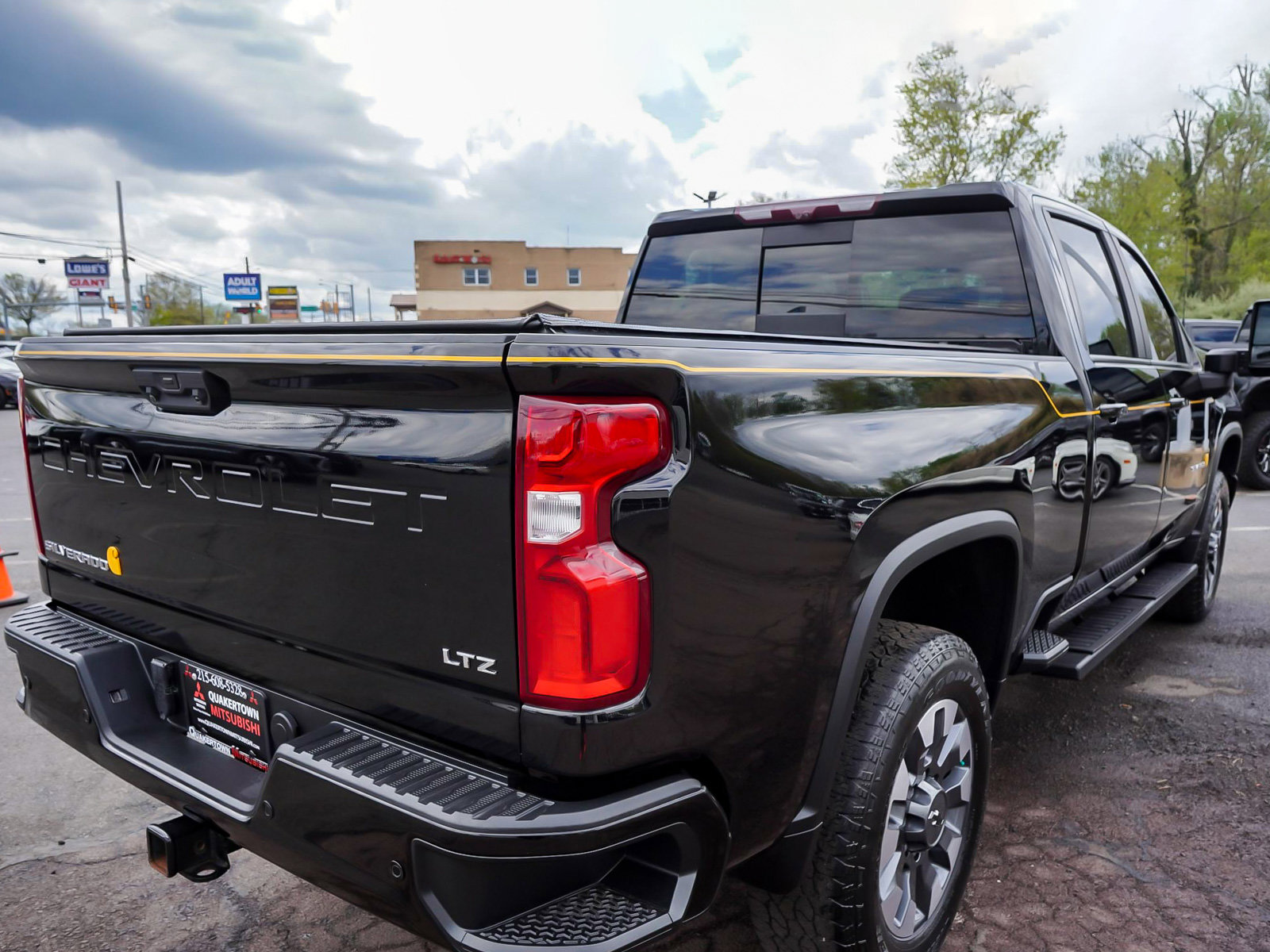 Used 2021 Chevrolet Silverado 2500 LTZ w/ Carhartt Edition AWD/4WD image 6