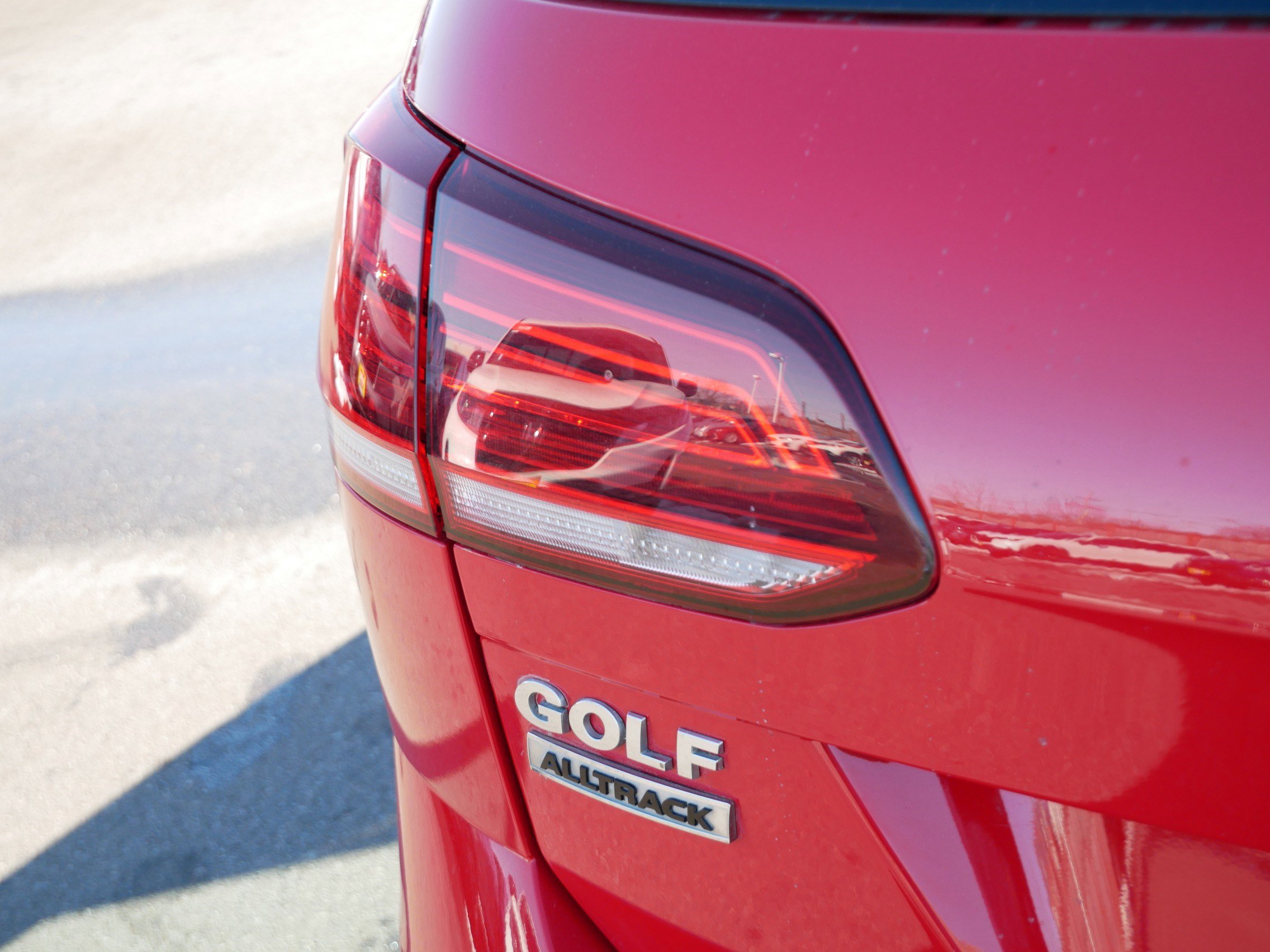 Used 2018 Volkswagen Golf Alltrack SE image 17