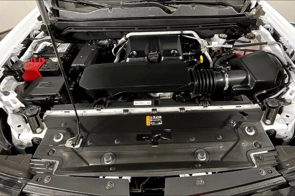 Used 2025 Chevrolet Colorado Z71 image 13