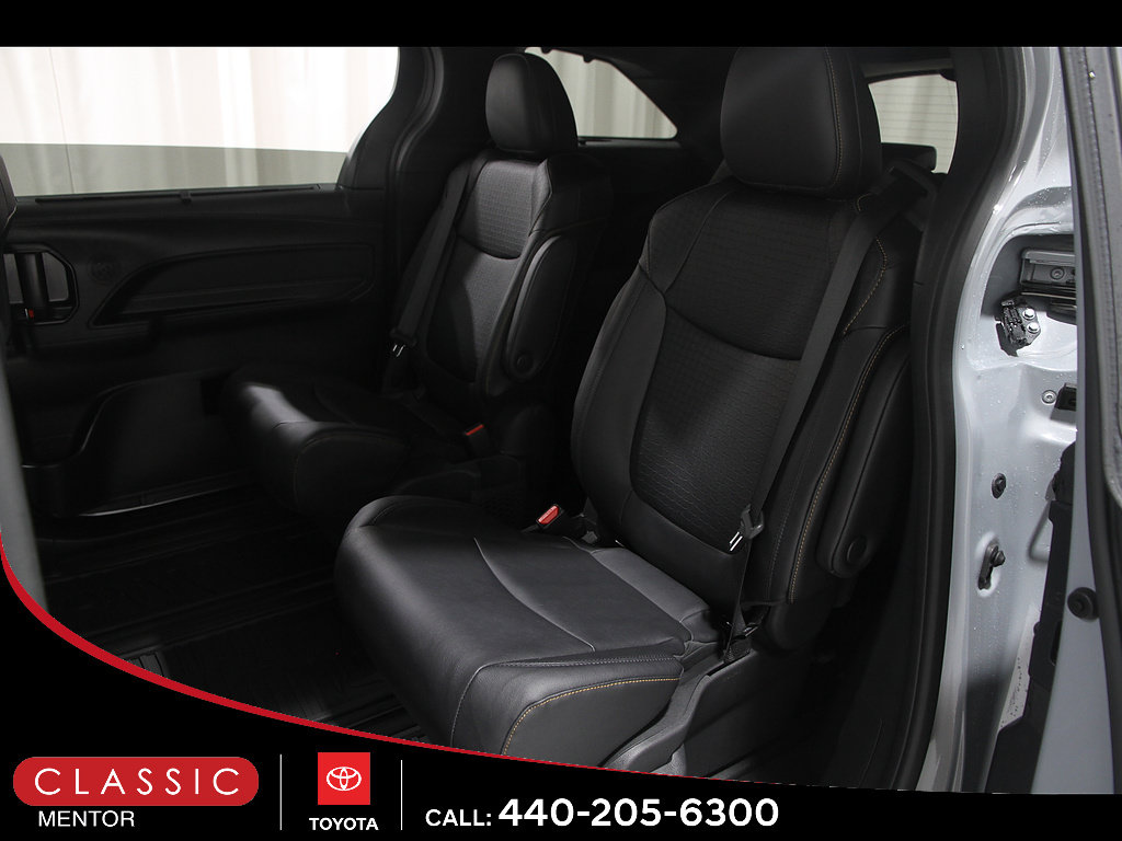 Certified 2026 Toyota Sienna XLE Woodland Edition AWD/4WD image 19