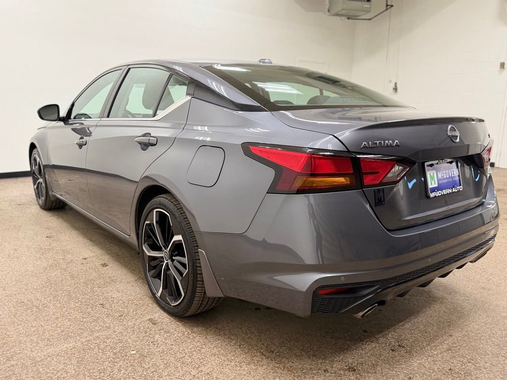 Used 2025 Nissan Altima 2.5 SR image 3