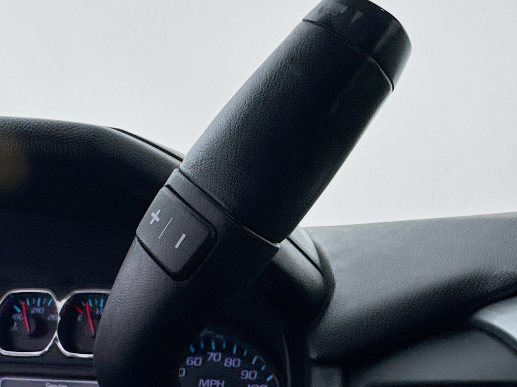 Used 2015 Chevrolet Suburban LT w/ Luxury Package image 21