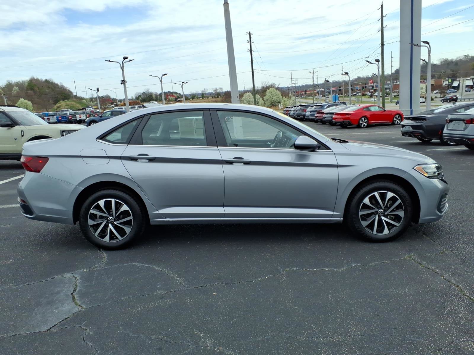Used 2024 Volkswagen Jetta S image 10