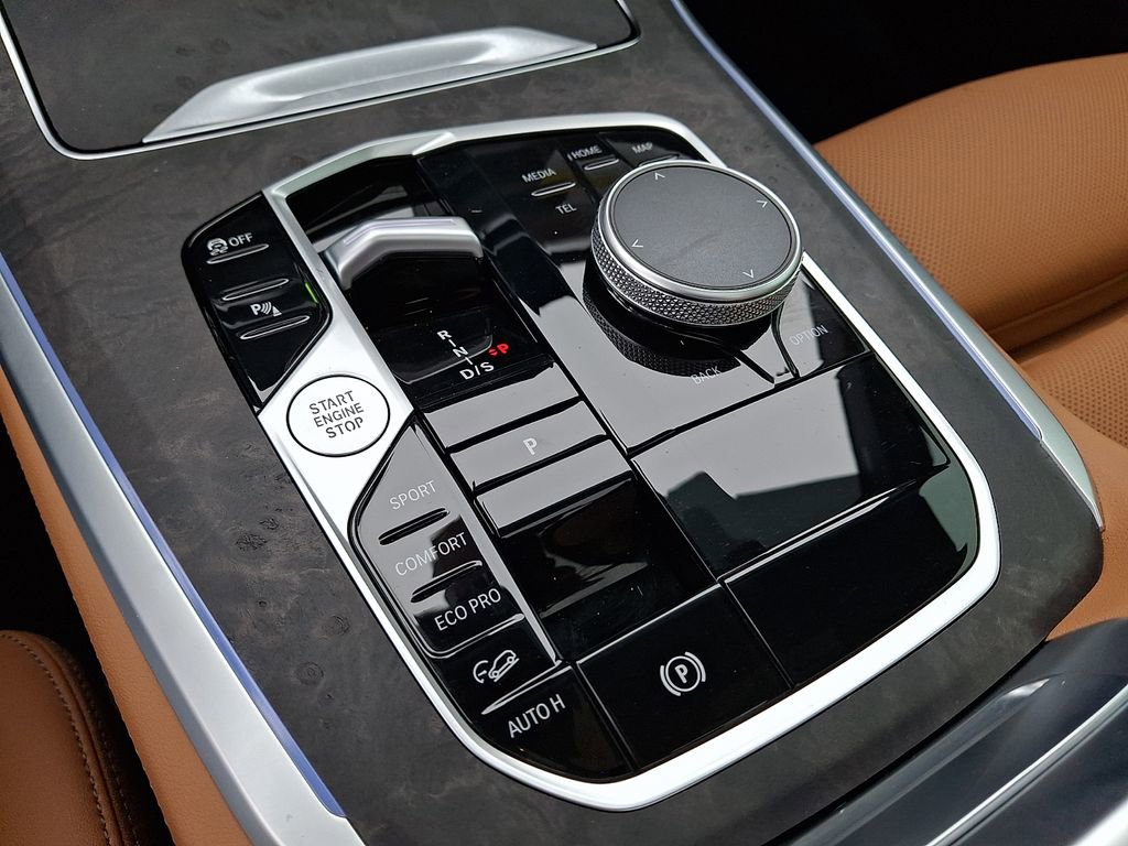 Used 2026 BMW X5 xDrive40i w/ M Sport Package image 16