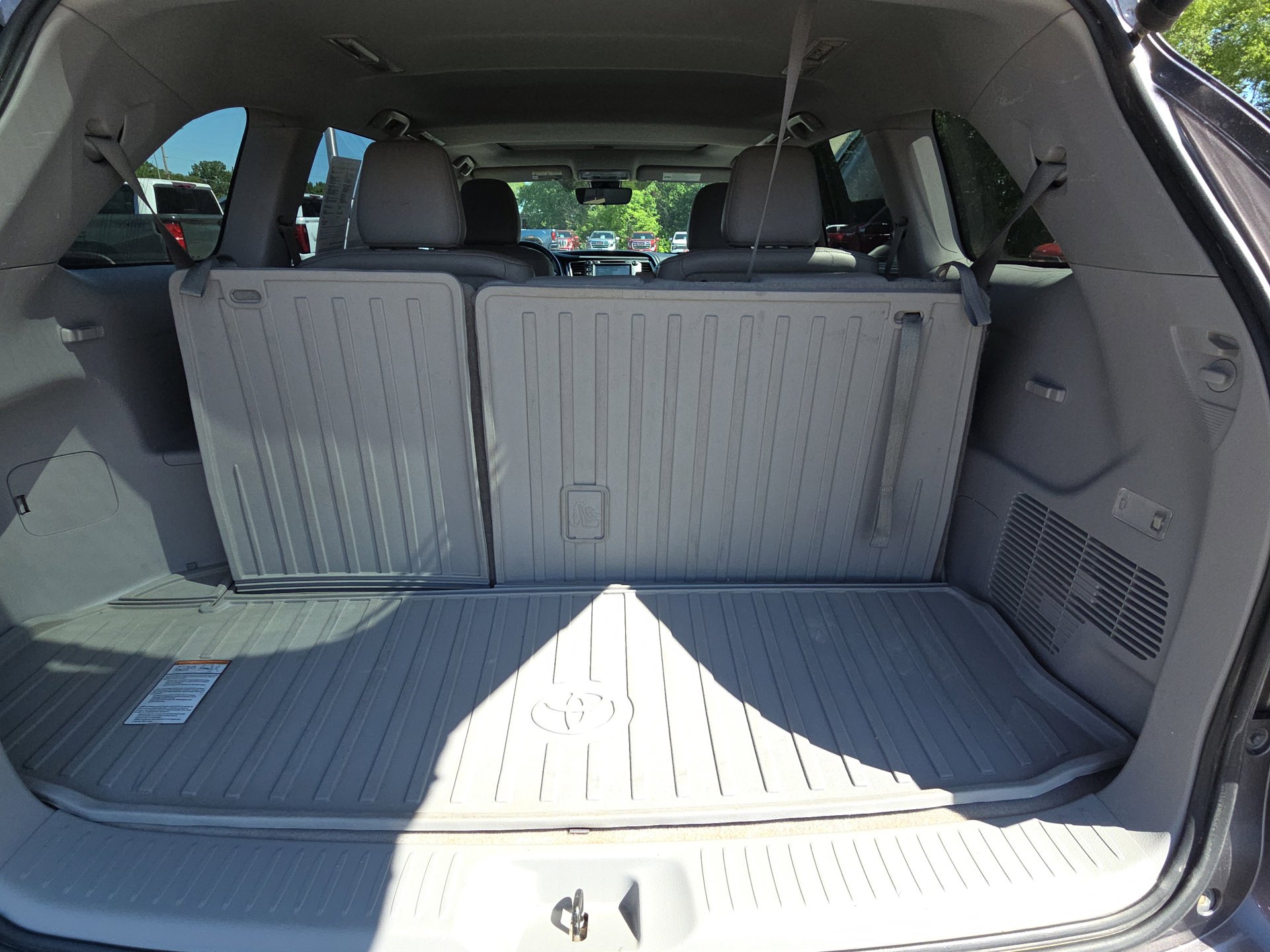 Used 2019 Toyota Highlander Limited AWD/4WD image 34