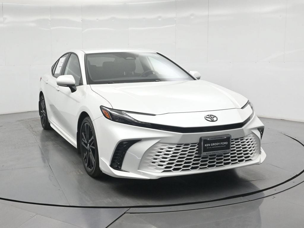 Used 2026 Toyota Camry XSE FWD image 22