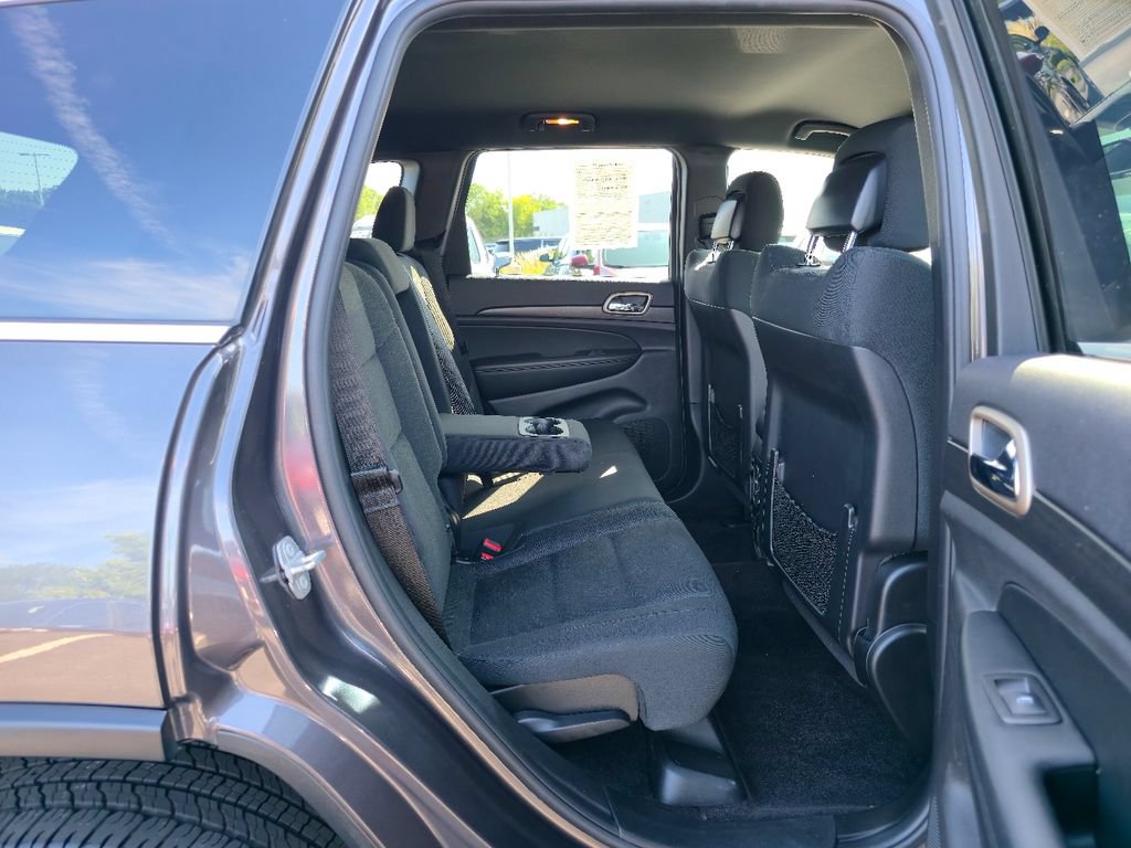 Used 2015 Jeep Grand Cherokee Laredo w/ Quick Order Package 23E AWD/4WD image 23