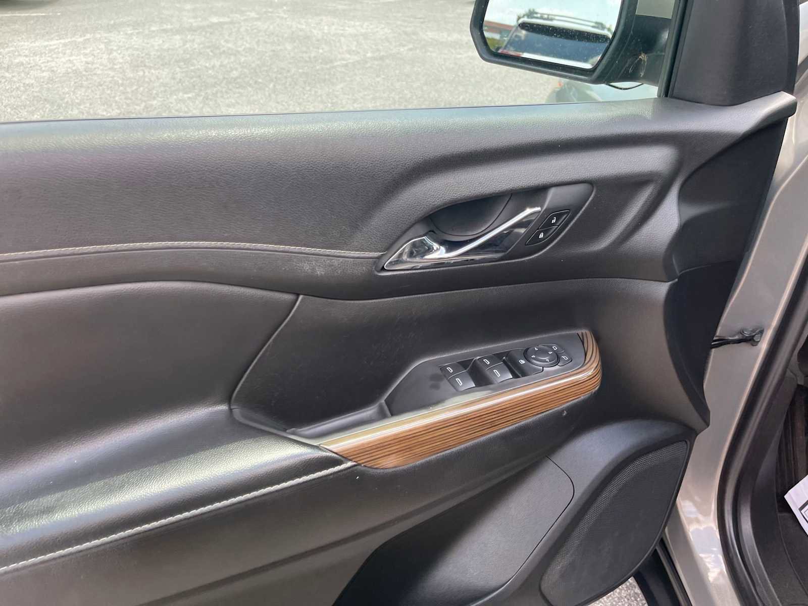 Used 2019 GMC Acadia SLE FWD image 11