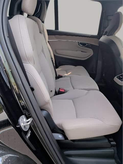 Certified 2025 Volvo XC90 B5 Plus AWD/4WD image 12