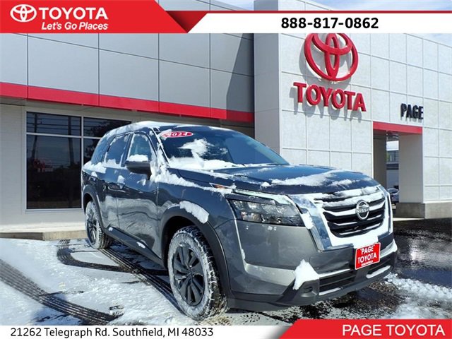 Used 2024 Nissan Pathfinder SV