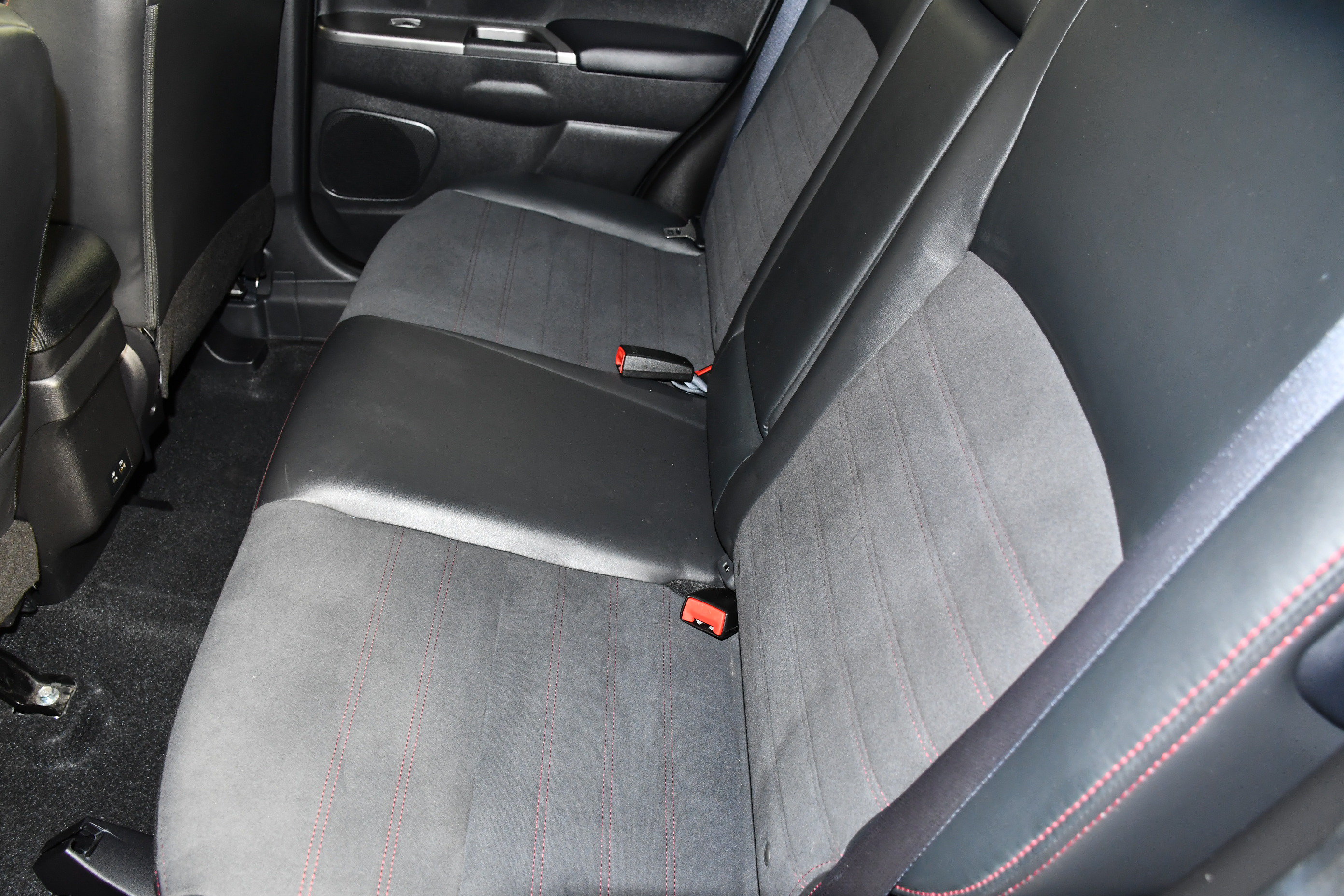 Used 2023 Mitsubishi Outlander Sport SE AWD/4WD image 47