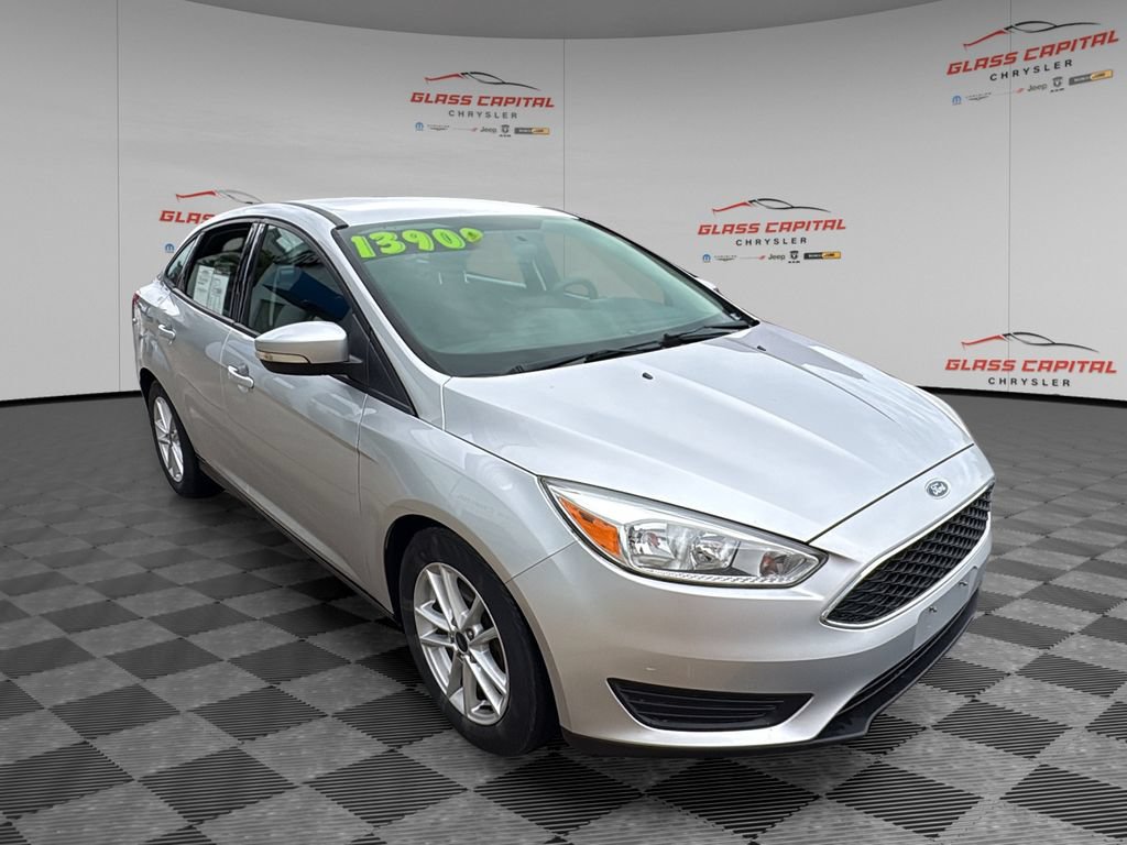 Used 2016 Ford Focus SE FWD image 1
