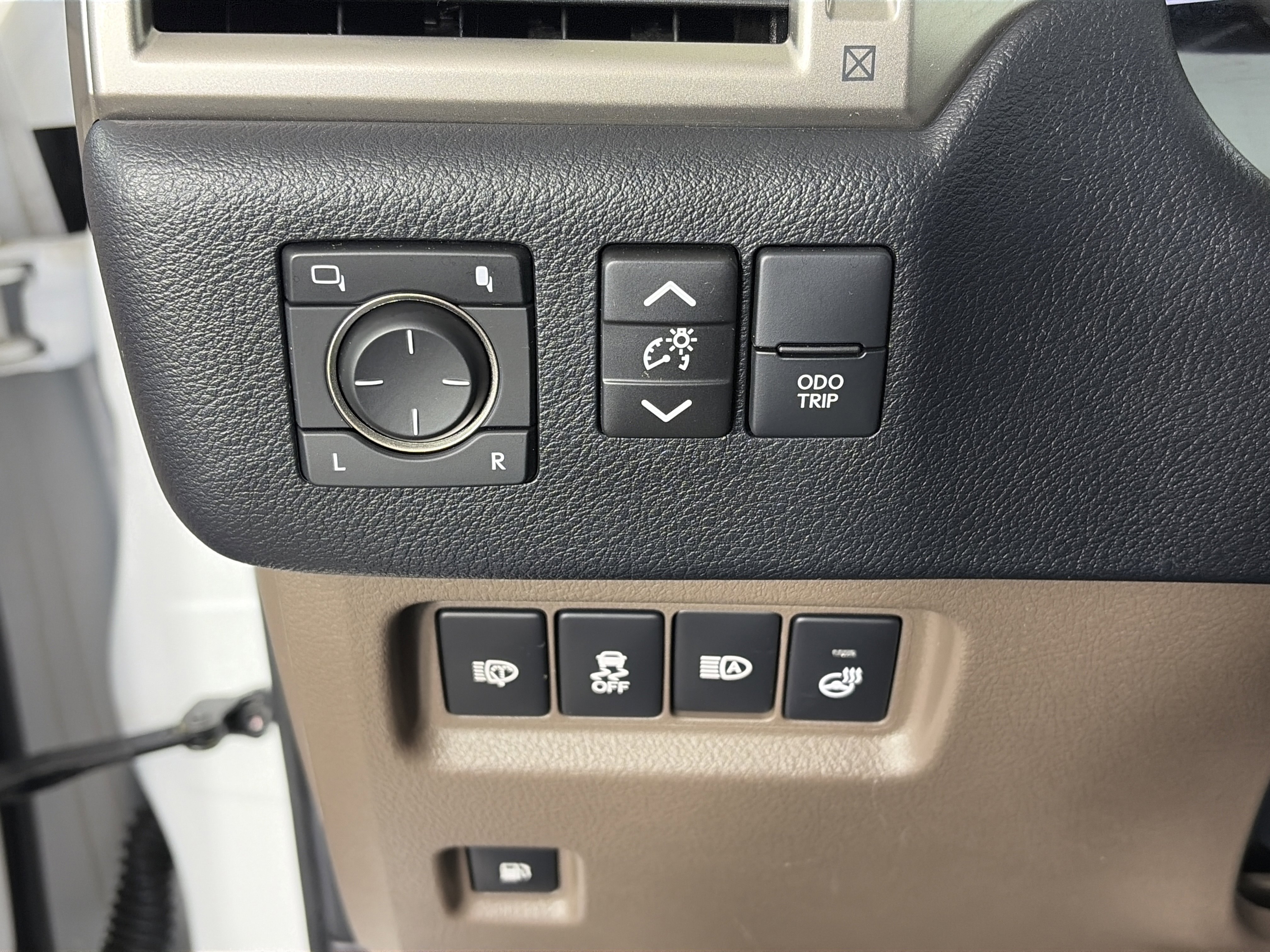 Used 2021 Lexus GX 460 Premium w/ Accessory Package image 31