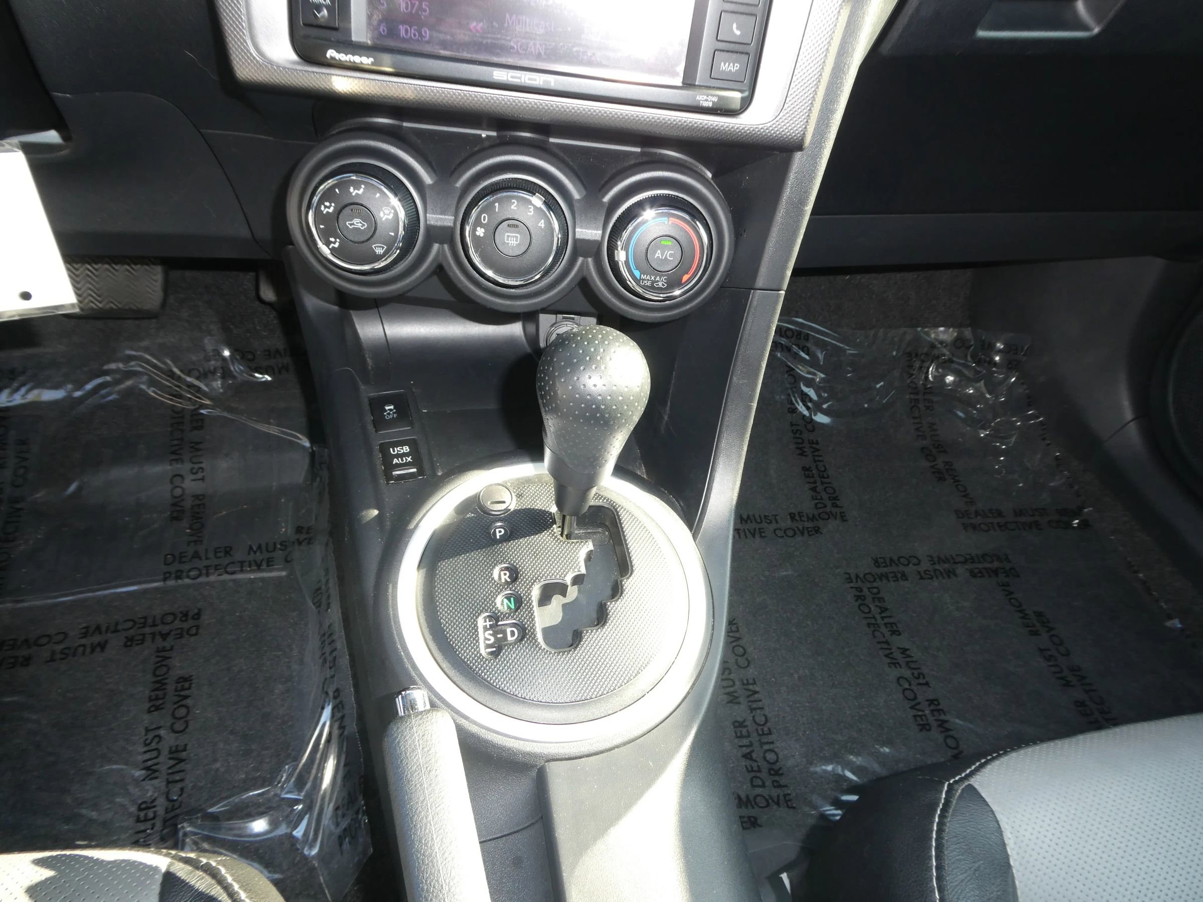 Used 2015 Scion tC image 21