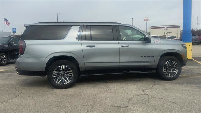 Used 2025 Chevrolet Suburban Z71 AWD/4WD image 9