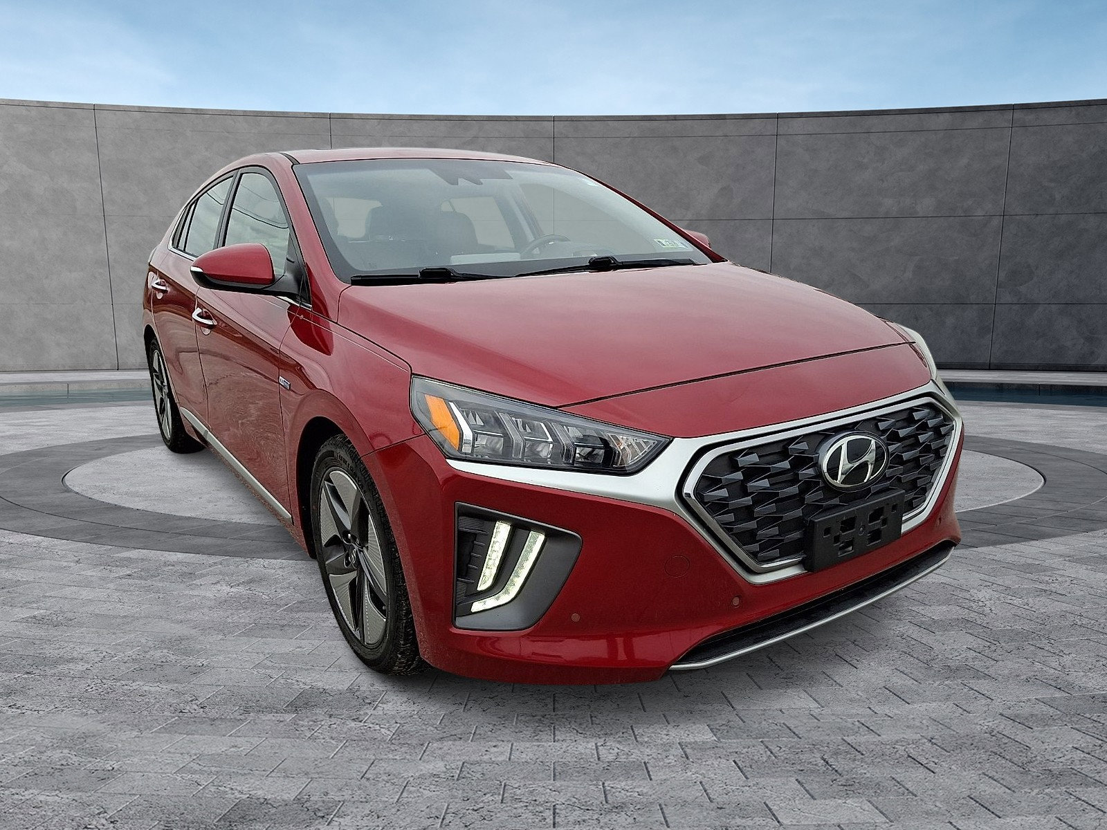Used 2020 Hyundai Ioniq Limited video 2