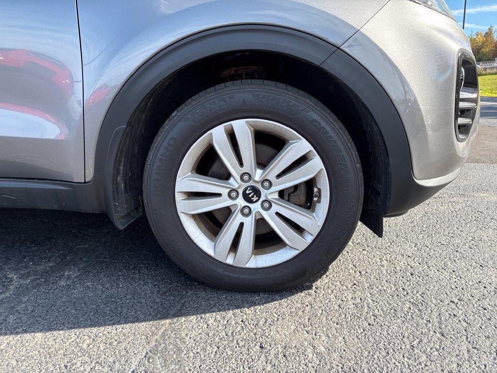 Used 2018 Kia Sportage LX AWD/4WD image 9