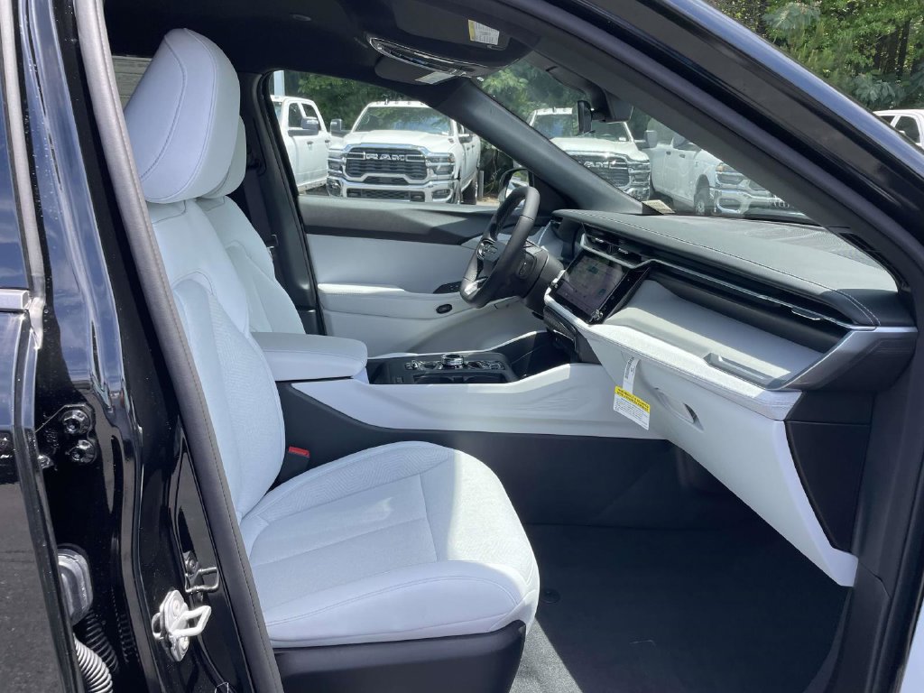 New 2026 Jeep Cherokee Laredo AWD/4WD image 16