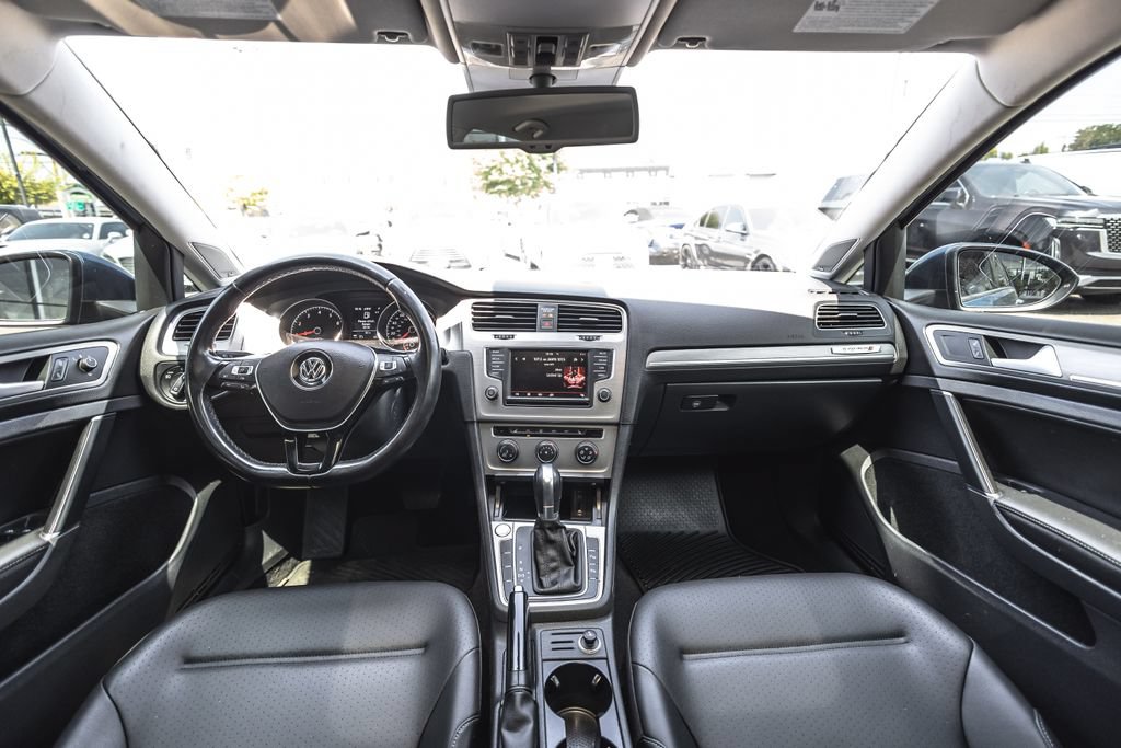 Used 2016 Volkswagen Golf SE w/ Lighting Package FWD image 20