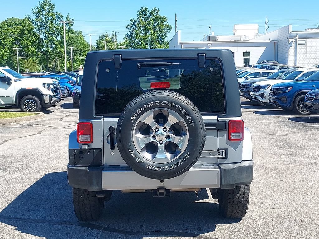 Used 2016 Jeep Wrangler Unlimited Sahara w/ Connectivity Group AWD/4WD image 6