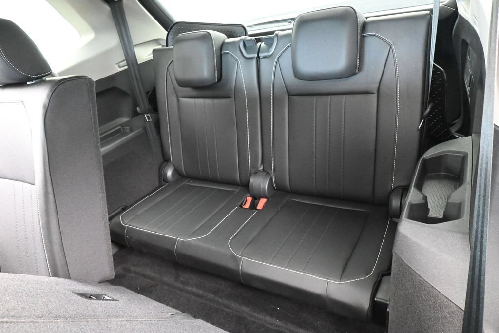 Used 2023 Volkswagen Tiguan SE FWD image 34