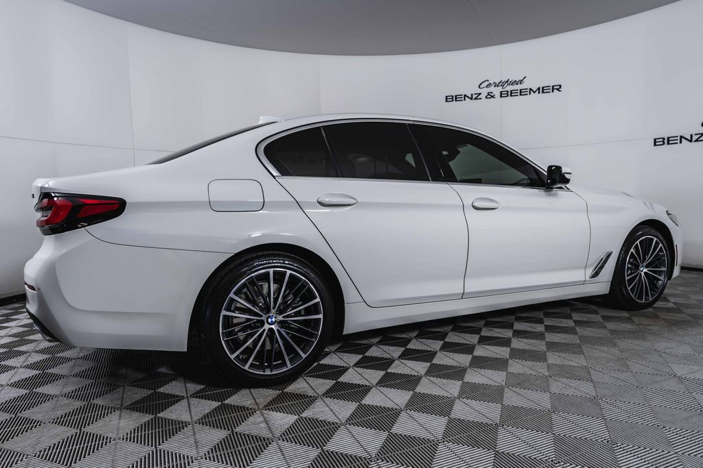 Used 2023 BMW 540i w/ Premium Package image 3