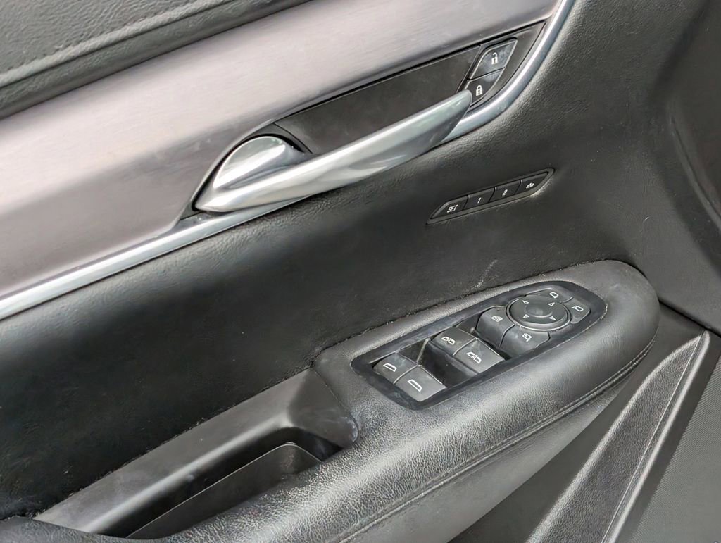 Used 2019 Cadillac XT5 Luxury image 16