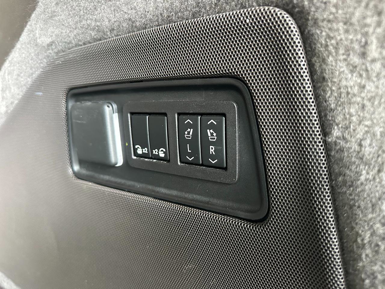 Used 2021 Cadillac Escalade ESV Sport w/ Driver Assist Tech Package image 45