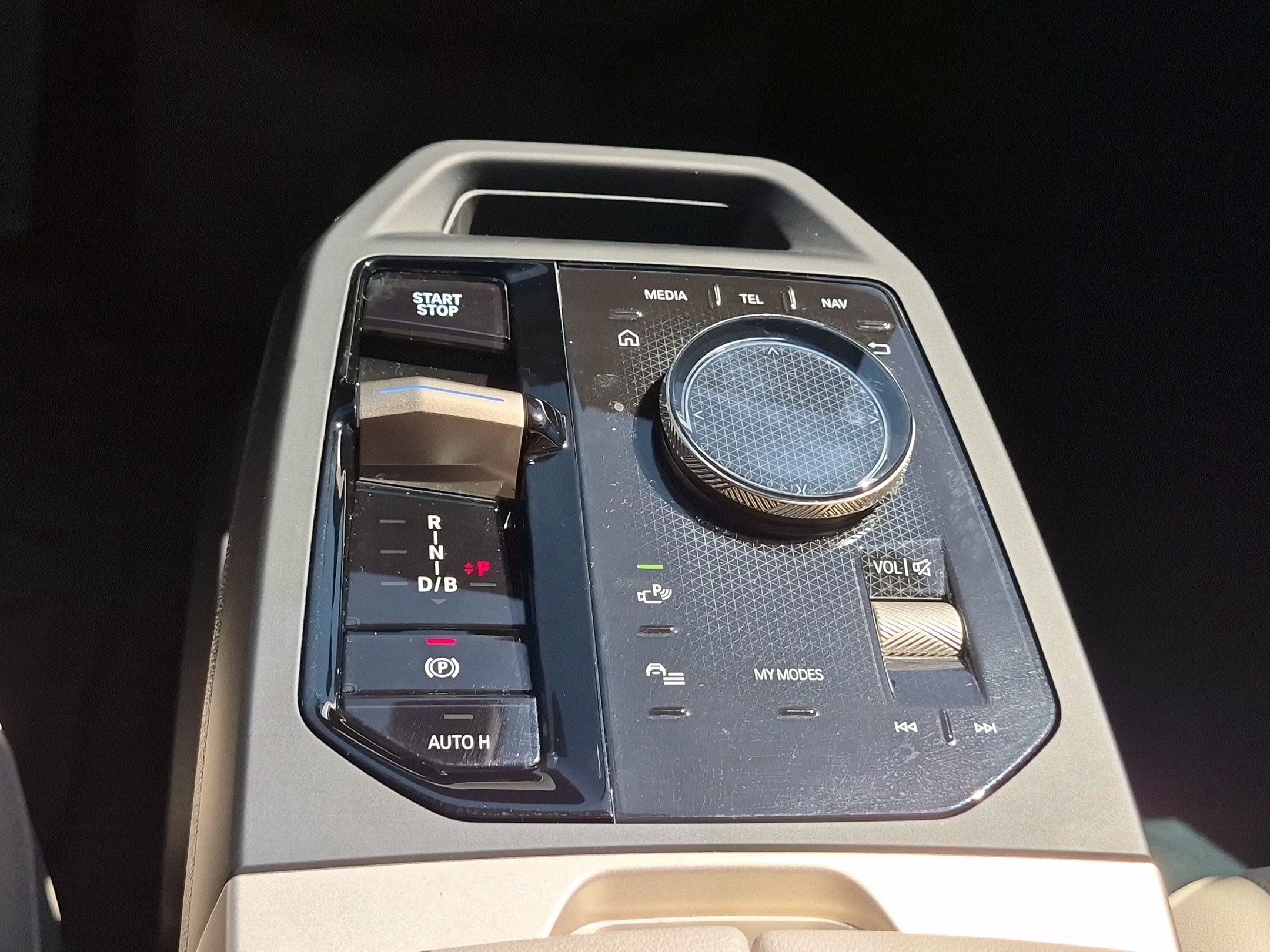 Certified 2025 BMW iX xDrive50 AWD/4WD image 25