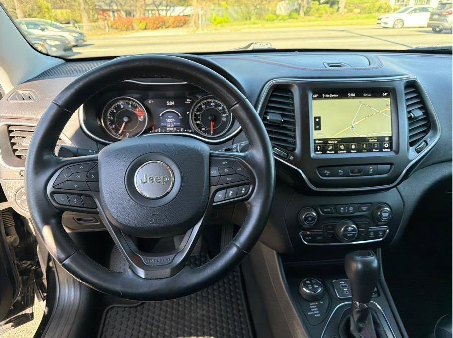 Used 2020 Jeep Cherokee Trailhawk w/ Technology Group image 14