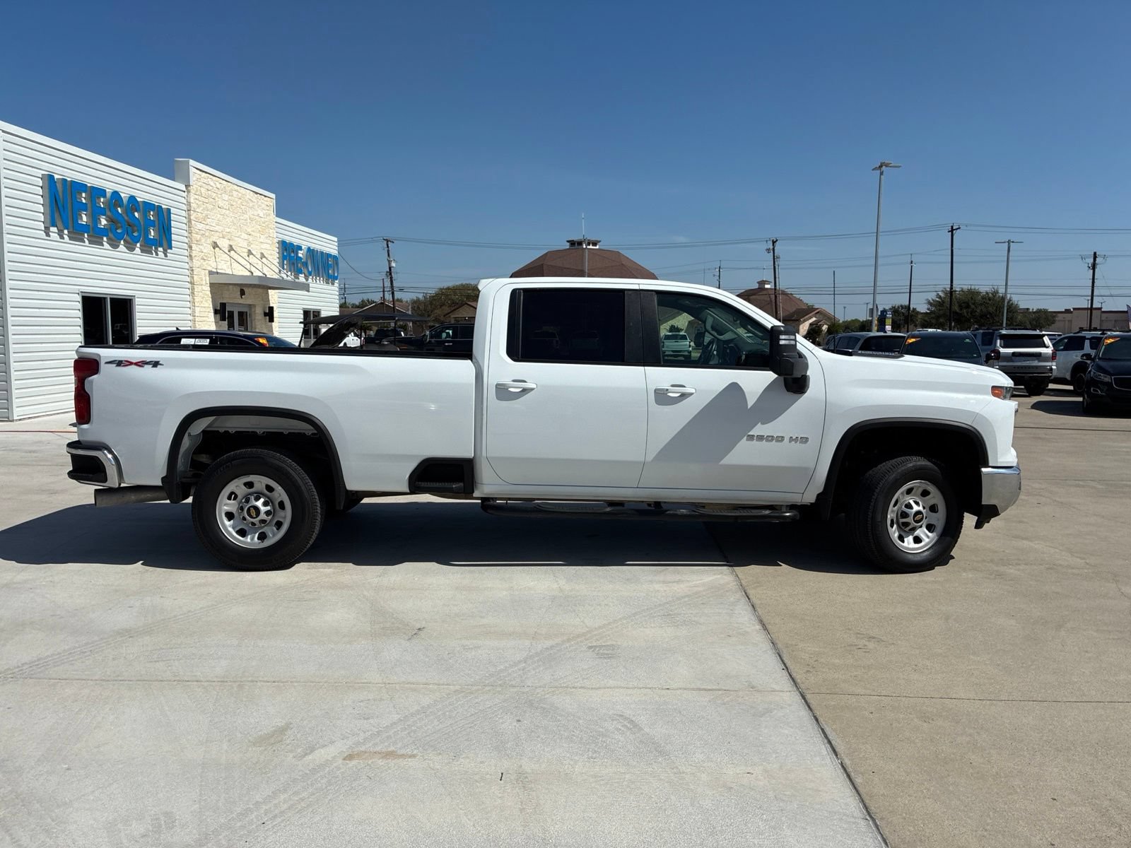 Used 2025 Chevrolet Silverado 2500 LT w/ Convenience Package AWD/4WD image 2
