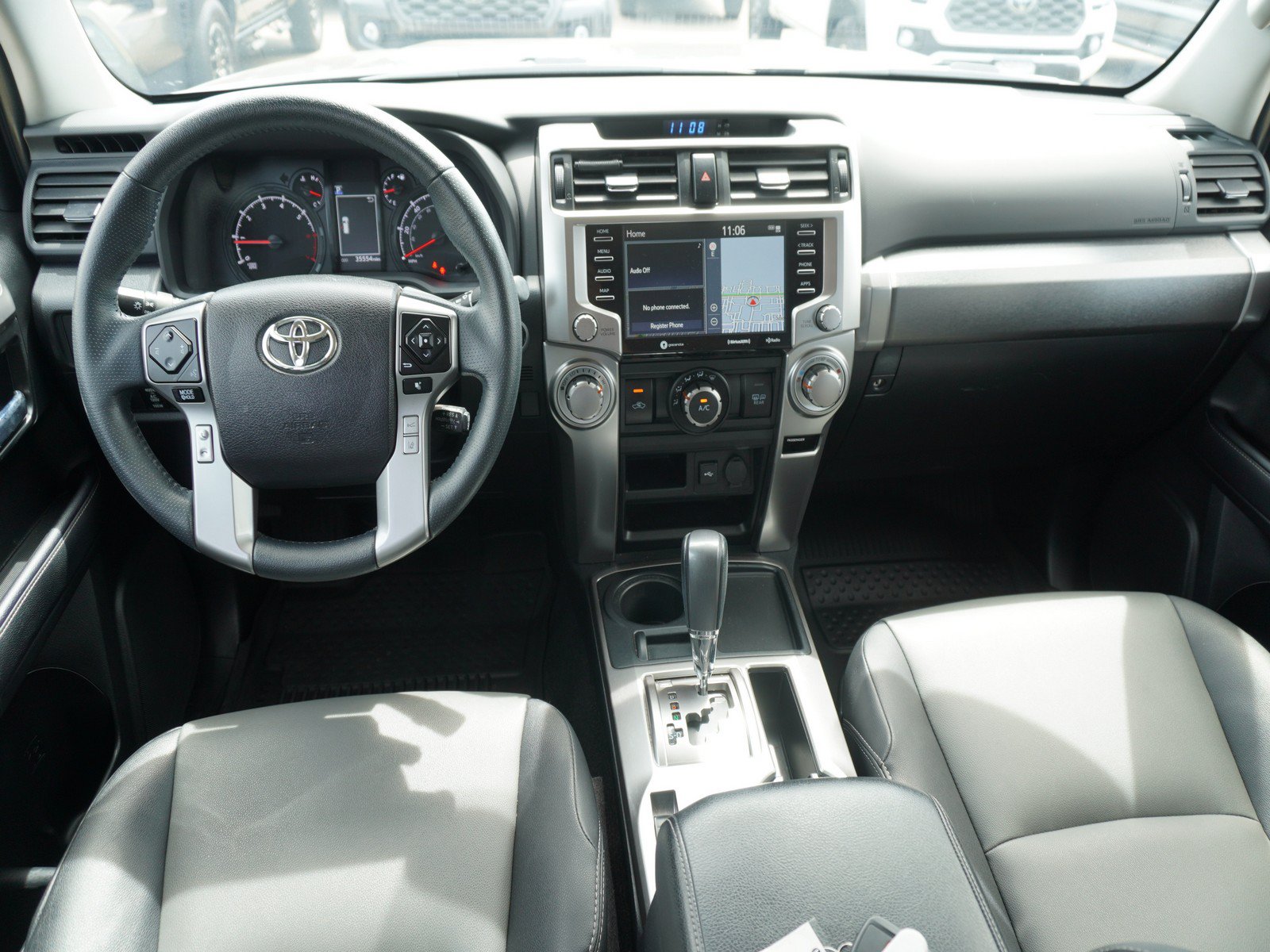 Used 2022 Toyota 4Runner SR5 Premium w/ Moonroof Package RWD image 2