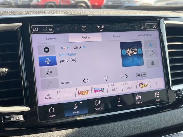 Used 2025 Chrysler Pacifica Select FWD image 28