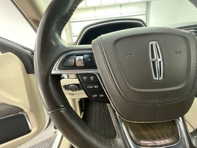 Used 2017 Lincoln Continental Select AWD/4WD image 15
