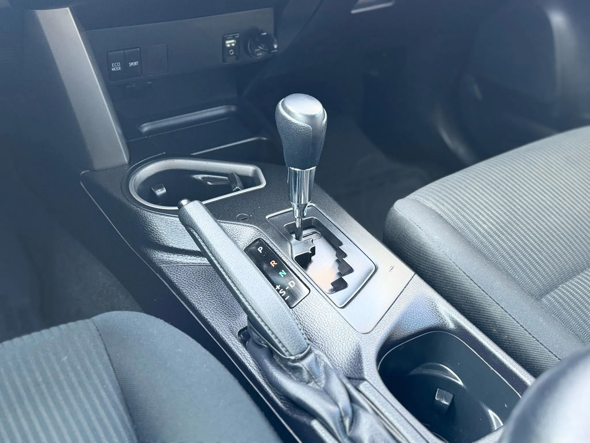 Used 2017 Toyota RAV4 LE image 17