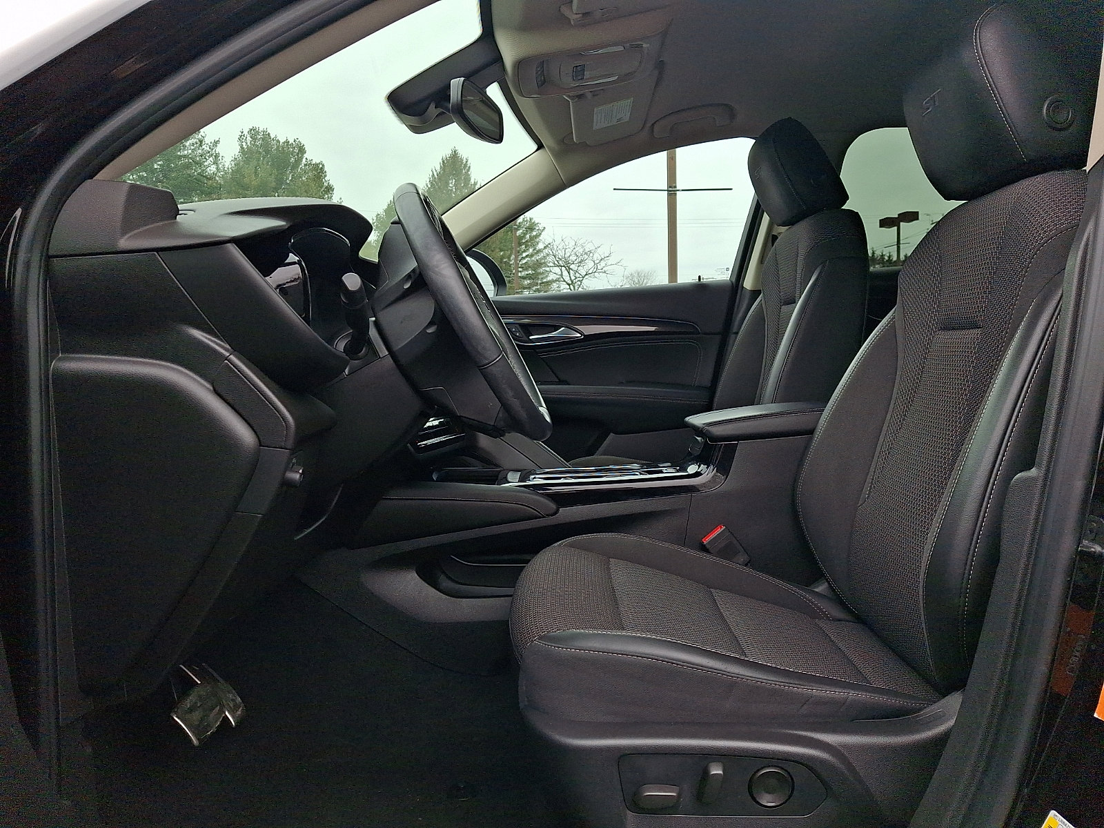 Used 2022 Buick Envision Preferred image 11