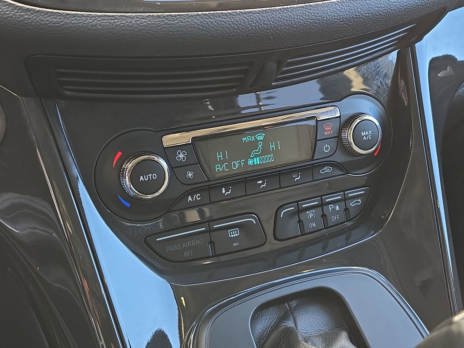 Used 2014 Ford Escape Titanium w/ Equipment Group 401A image 25