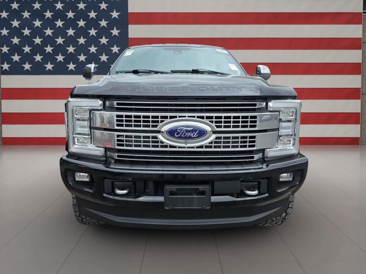 Used 2017 Ford F350 Platinum w/ Platinum Ultimate Package image 2