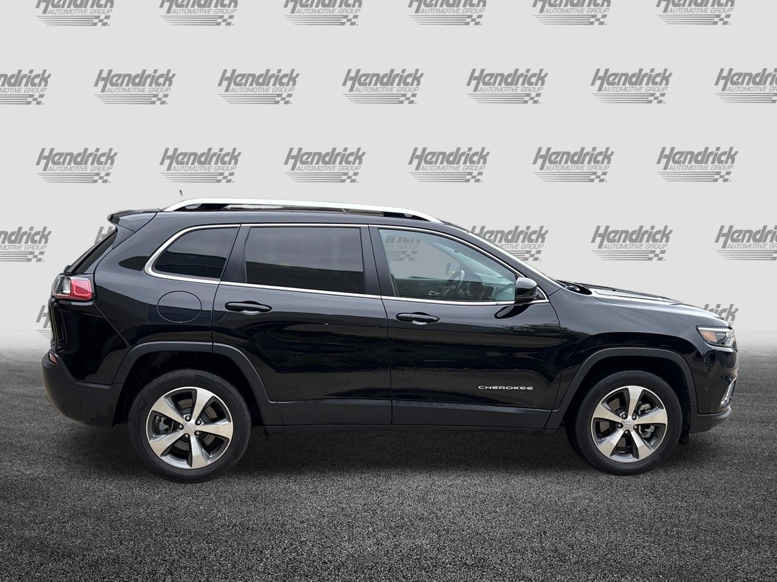 Used 2021 Jeep Cherokee Limited w/ Trailer Tow Group AWD/4WD image 11