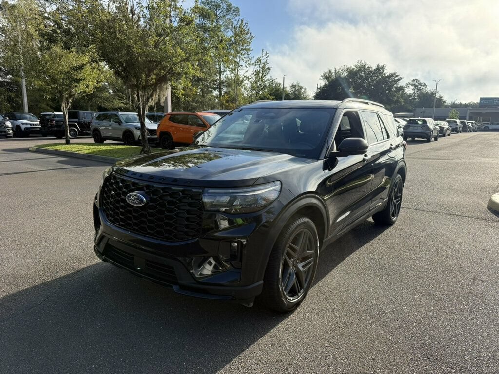 Used 2025 Ford Explorer ST-Line w/ ST-Line Street Pack