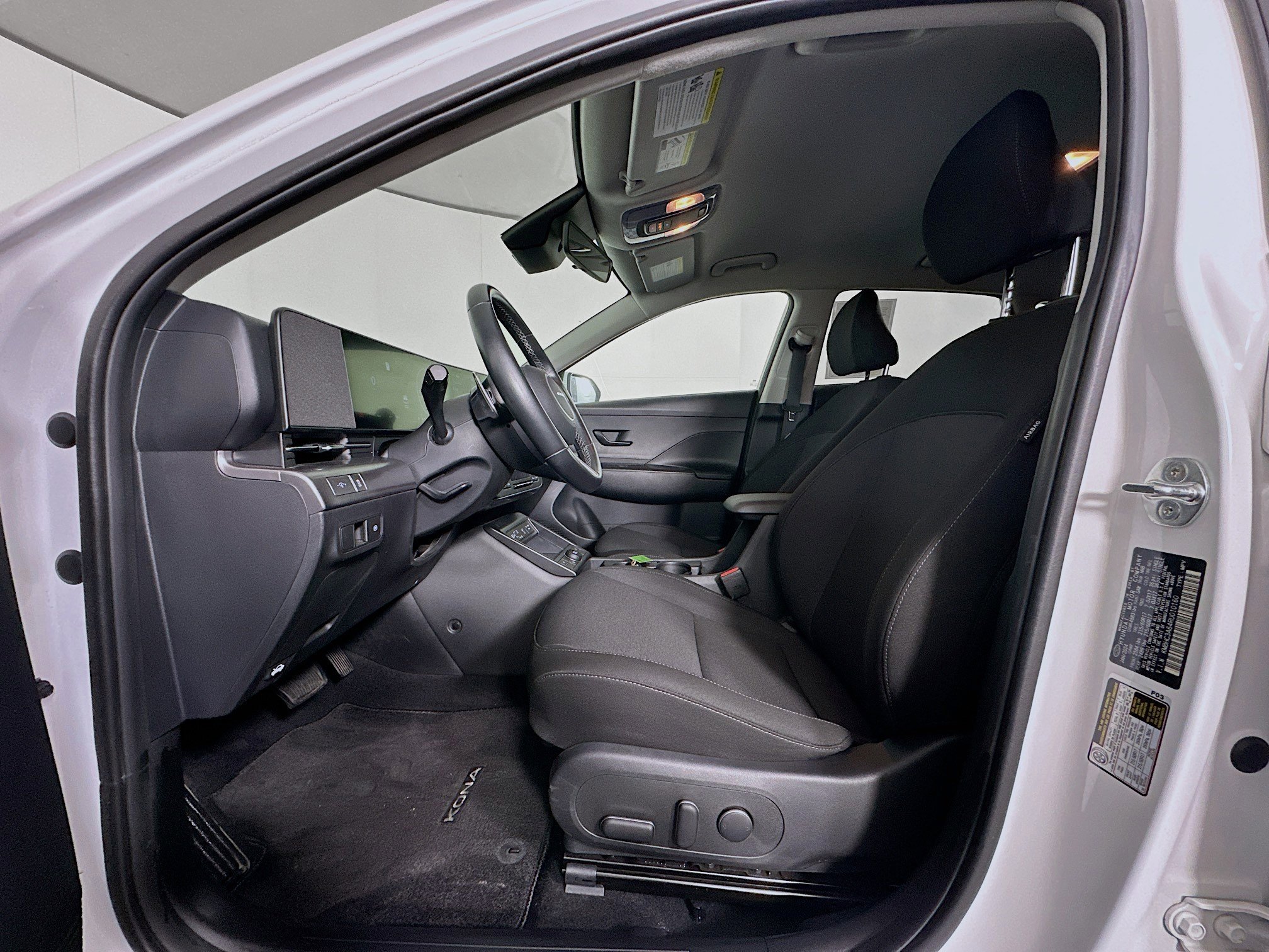 Used 2024 Hyundai Kona SEL FWD image 13