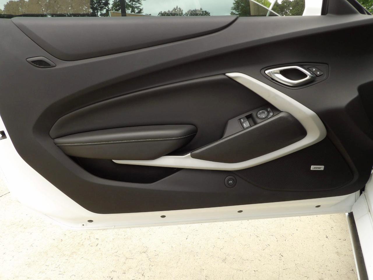 Used 2021 Chevrolet Camaro LT w/ RS Package image 8