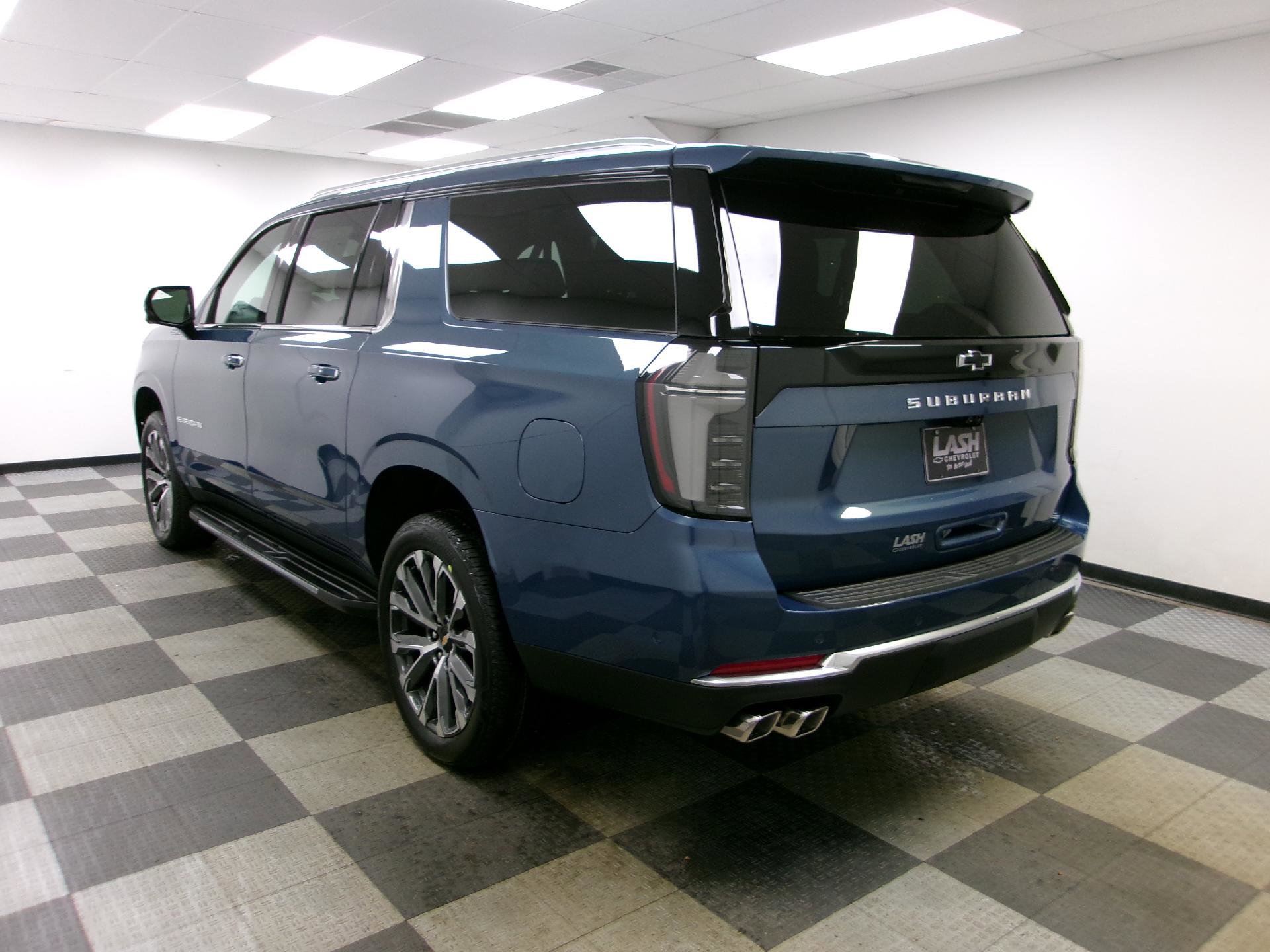 New 2026 Chevrolet Suburban High Country w/ Sun And Tow Package AWD/4WD image 2